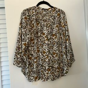 NYDJ FLORAL BLOUSE size medium